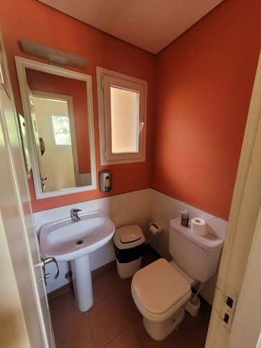 Local De 230m2 En Torrepueblo, Benavidez.