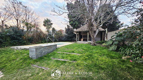 En Venta - Casa A Metros De Rambla Costanera