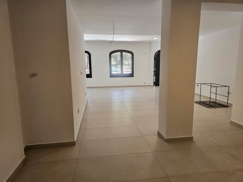 Local Comercial A Estrenar Fte Palacio Ferreyra