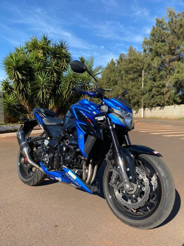 Imagem 1 de 13 de Gsx S750