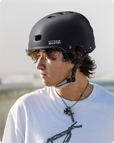 Casco Outdoormaster Para Patineta Y Bicicleta Con Forros Negro Talle