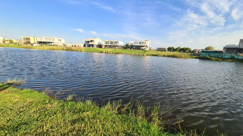 Lote En Venta - A La Laguna En Naudir Aguas Privadas