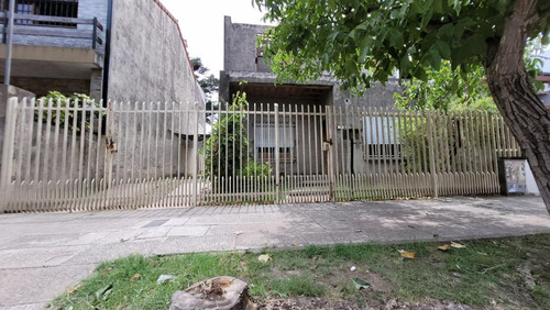Casa A Terminar 5 Ambientes Con 3 Cocheras Y Patio - Oportunidad Zona Villa Luzuriaga