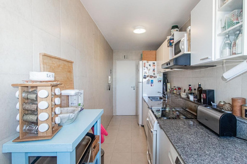 Hermoso 2 Amb. Piso Alto. Increíble Vista. Reciclado A Nuevo. Virrey Arredondo 2500