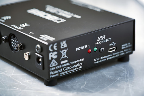 Conversor GK de interface serial Boss® GKC-Da de 13 pinos preto