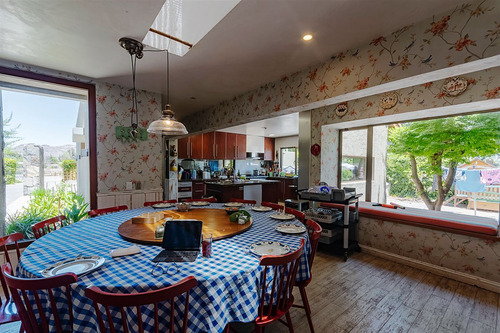 Casa En Venta De 8 Dorm. En Colina