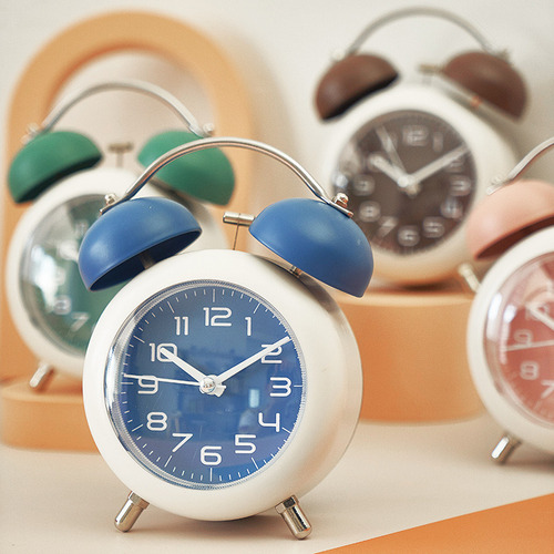 . Reloj Mecánico De Metal Con Luz Nocturna Silenciosa