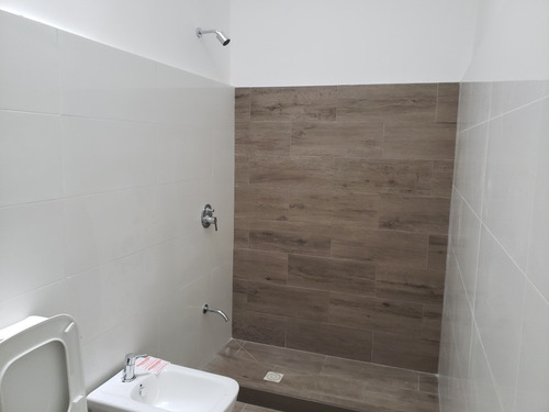 Casa En Planta Alta 2 Dormitorios