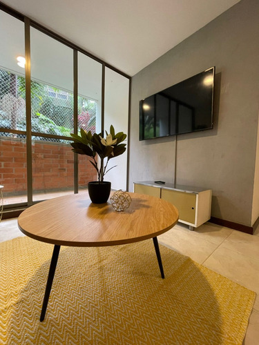 Vendo Apartamento En Envigado, Alto De Las Flores, En Baressi