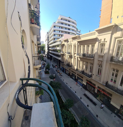 Esmeralda Al 1000 Esquina Marcelo T. Alvear Piso 3 Semipiso Al Frente Con Balcón Corrido 3 Ambientes 2/3 Dormitorios 2 Baños (completo Y Ex De Servicio). 100 M2 Palier Semiprivado. Living Y Comedor In