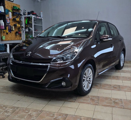 Peugeot 208 1.6 Allure