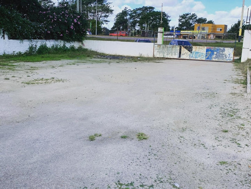 Alquilo Local 85 Mts. Con 500 Mts De Terreno . Esquina