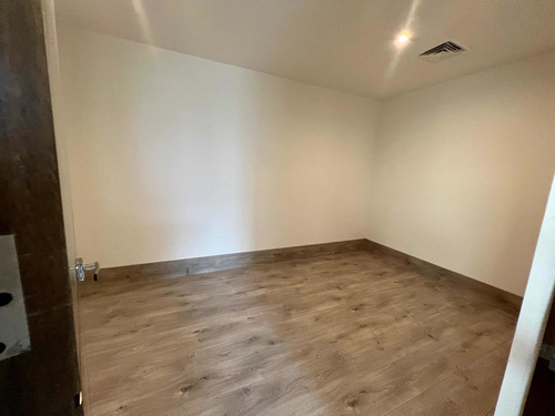 Imagen 21 de 30 de Casa En Fuentes Del Valle En Venta