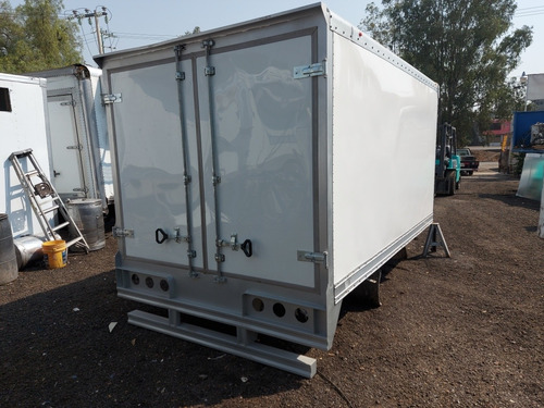 Caja Refrigerada De 4 Metros De Largo Para 6 Tarimas