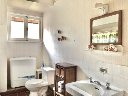 Oportunidad: Emblemática Casa Con Potencial Terreno