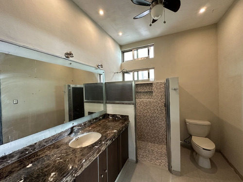 Casa En Venta De 3 Recamaras En Montebello