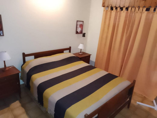 Casa En Venta - 4 Dormitorios 2 Baños - 450mts2 - Mar Del Tuyú