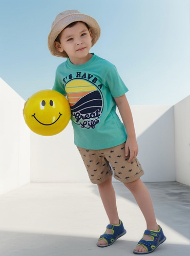 Audaz Short Niño Con Estampado De Tiburones Beige