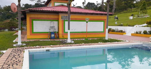 Imagen 4 de 15 de Se Vende Chalet En La Cumbre Valle