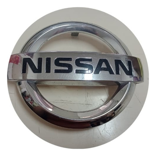 Emblema Parrilla Nissan Versa 07/12