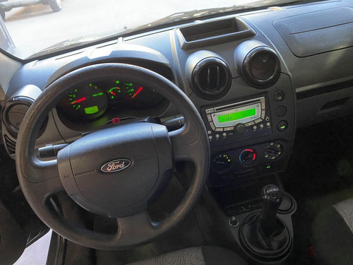 Ford Fiesta Max Ambiente Plus - Año 2010