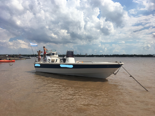 Lancha Pescadora Ligera Sin Motor