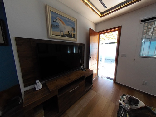 Imagem 20 de 25 de Casa Sobrado Total Construído 150 M2, Edícula 49 M2, Total 199 M2 De Área Útil, Área Do Terreno É 346 M2, Na Parte Superior Tem Uma Suíte Com Closet - Sc - So0033_foch