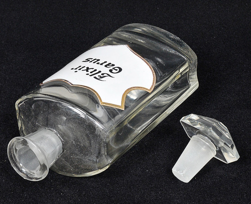 Antiga Garrafa De ''elixir Garus'' (remédio) Med.: 23hx9.08 (Usado)