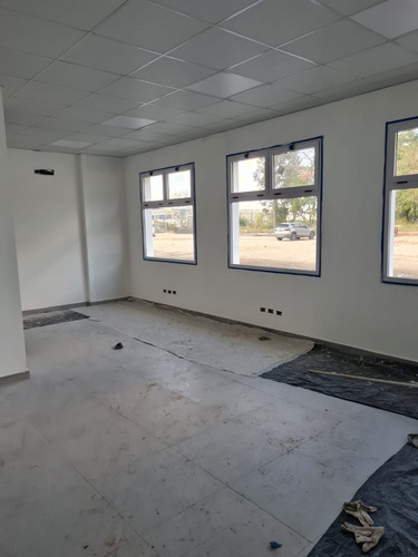 Nave Industrial 1000 M² A Estrenar