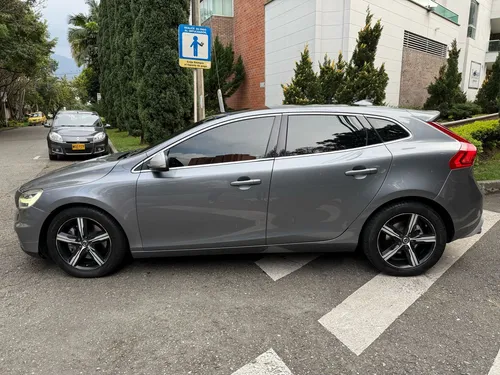 Volvo V40 2.0 T4 Drive-e R-design