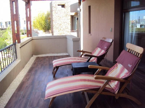 Imagen 15 de 21 de Venta Casa 4 Dormitorios Al Lago Cabos Del Lago Nordelta