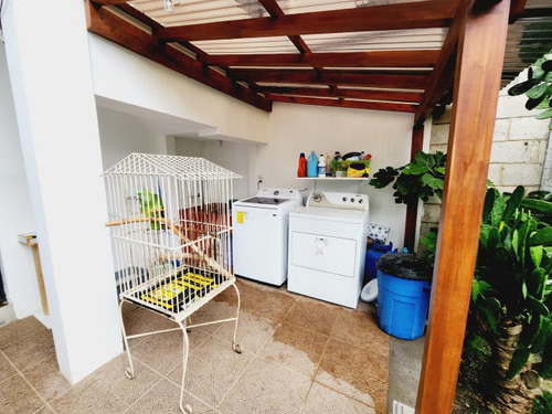 Imagen 2 de 4 de Venta De Espectacular Casa Colonial En Ciudad Vieja