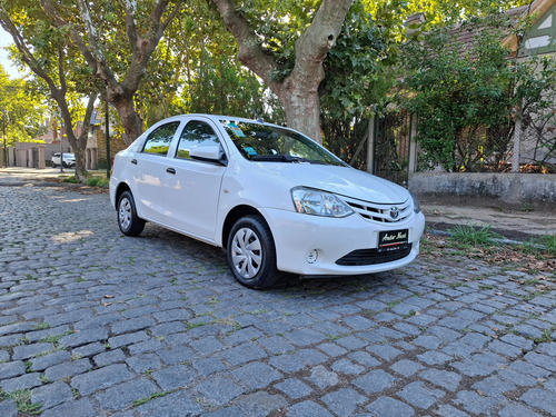 Toyota Etios 1.5 Sedan X