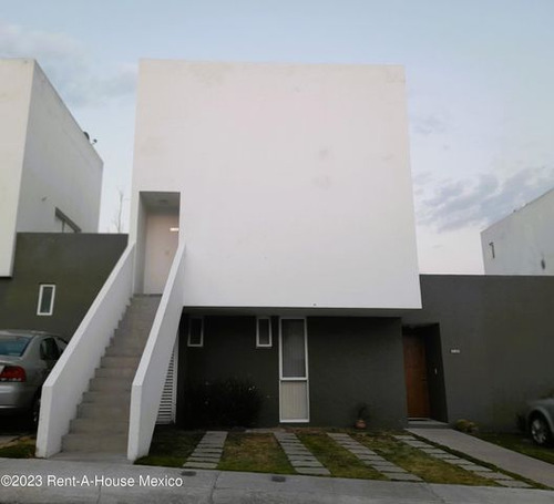 Departamento Duplex En Venta En El Mirador De 3 Recamaras Con Terraza