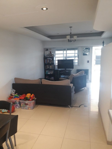 Imagen 2 de 12 de Casa En Venta En La Plata