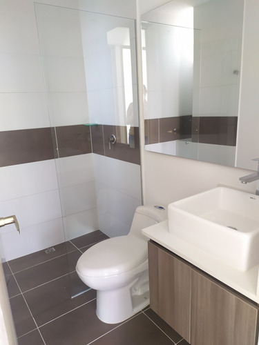 Imagen 7 de 8 de Apto 113 Mts 3 Alcobas 2.5 Baños, 2 Parqueaderos Ind, Util