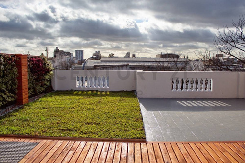 Imagen 2 de 29 de Unico Ph Reciclado A Nuevo. Tres Dormitorios. Jardin, Deck, Parrilla Y Terraza
