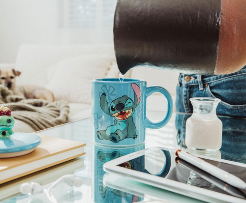 Taza Silver Buffalo Lilo & Stitch Wink Ohana 530 Ml Con Tapa
