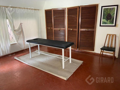 Casa En Venta, Barrio Chauvin.