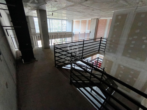 Local Comercial Vicuña Mackenna Pte De 101 M2