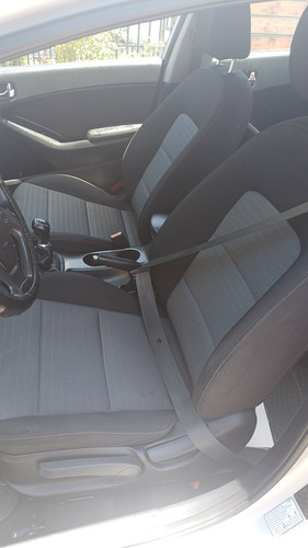 Kia Cerato 5 Sx 1.6L Mt Dab Ac Abs
