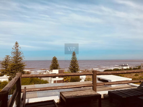 Alquiler Verano Apartamento De 3 Dormitorios + Servicio, Con Vista Al Mar.