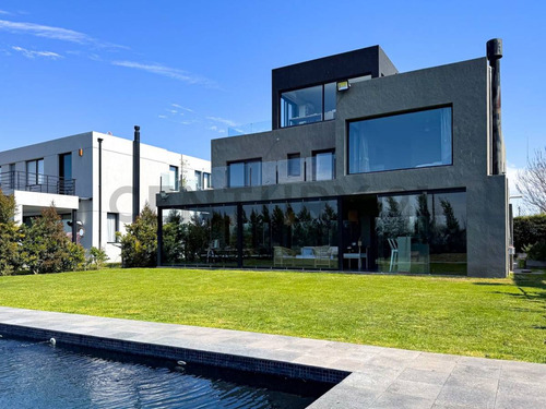 Virazón Nordelta Al Lago Casa De 3 Plantas En Venta