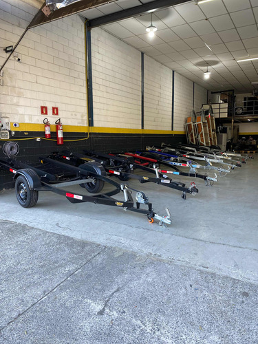 Carretinha Para Jet Ski Galvanizada E Pintada De Preto 0km