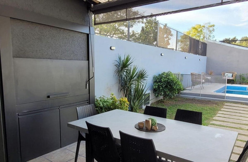 Venta Casa Minimalista 4 Ambientes Con Piscina