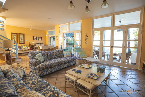 Imagem 11 de 30 de Cod: 1125 Casa Com 5 Dorms, Condomínio Lagoinha, Ubatuba - V1125