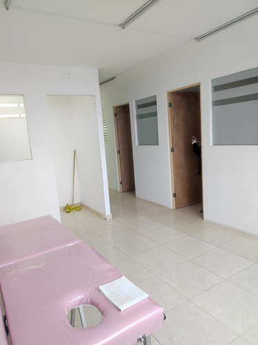 Renta Oficina De 40m2 En Florencia Col. Juárez