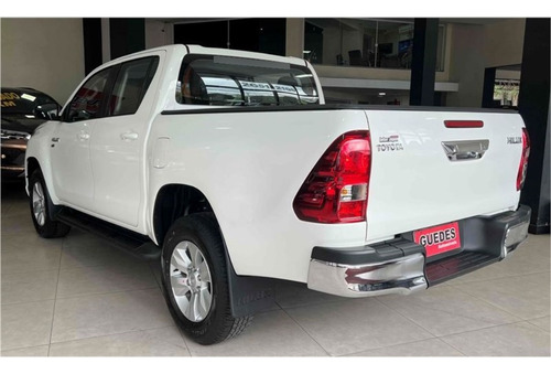 Toyota Hilux 2.7 SR 4X2 CD 16V FLEX 4P AUTOMÁTICO