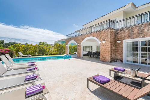 Imagen 5 de 18 de Venta De Villa De Lujo En Cocotal Punta Cana Con Piscina