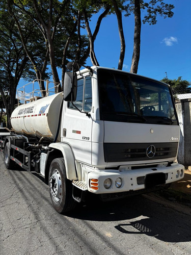 Caminhão Pipa Mercedes 1719, 10.000 L, Ano 2014, Km 183.195